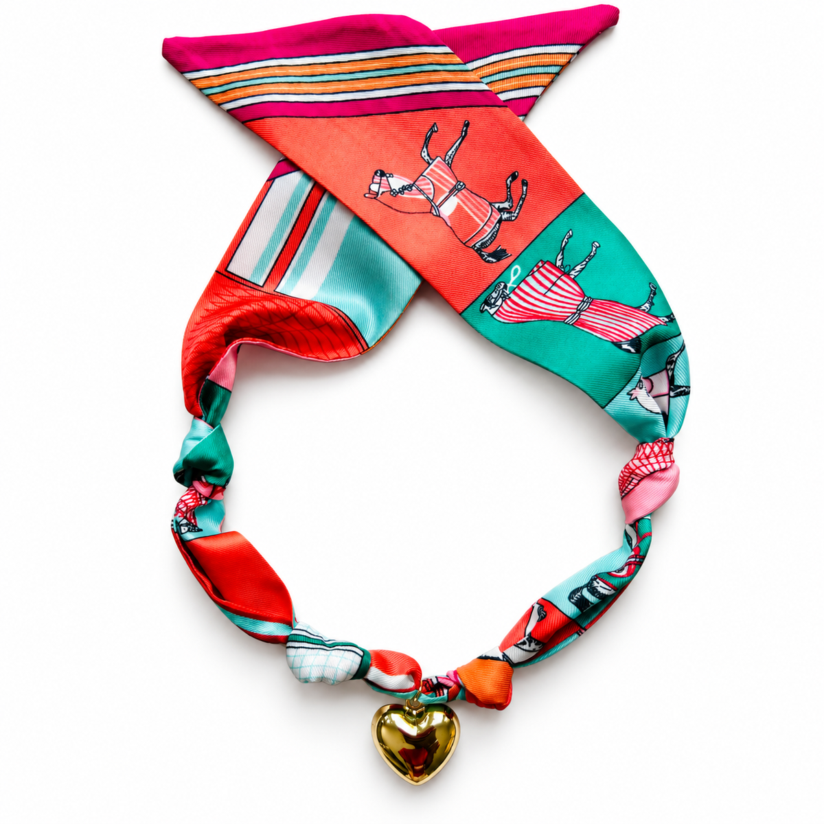 The Amanda scarf necklace in small size with gold heart pendant